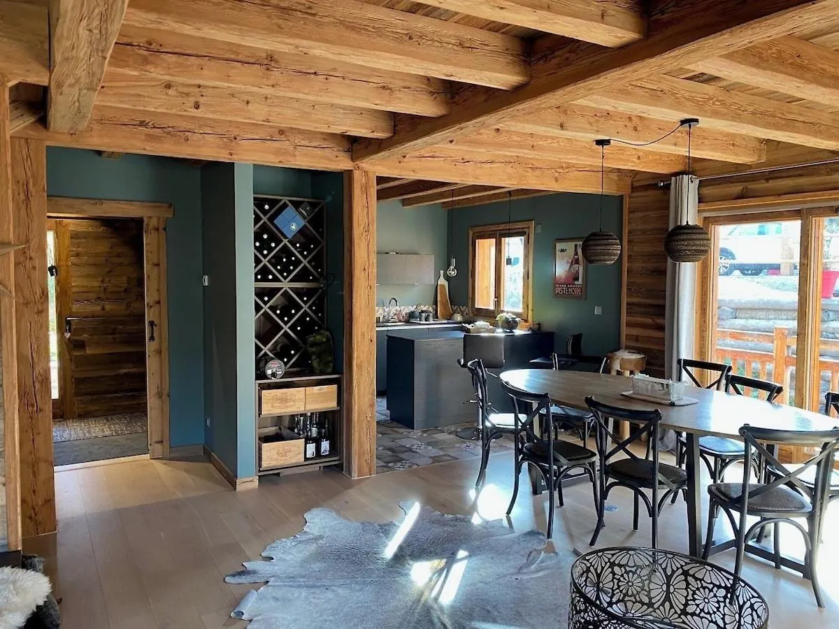 Family Chalet at Foot Slopes Les Ménuires Saint-Martin-de-Belleville 0*,  Francja