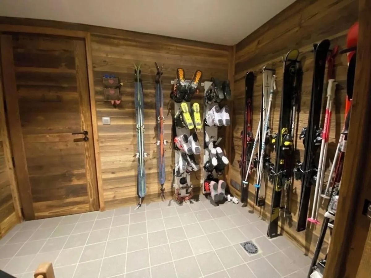 Family Chalet at Foot Slopes Les Ménuires Saint-Martin-de-Belleville Dom wakacyjny